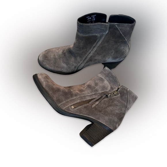 Taos Boots - Picture 3 of 8